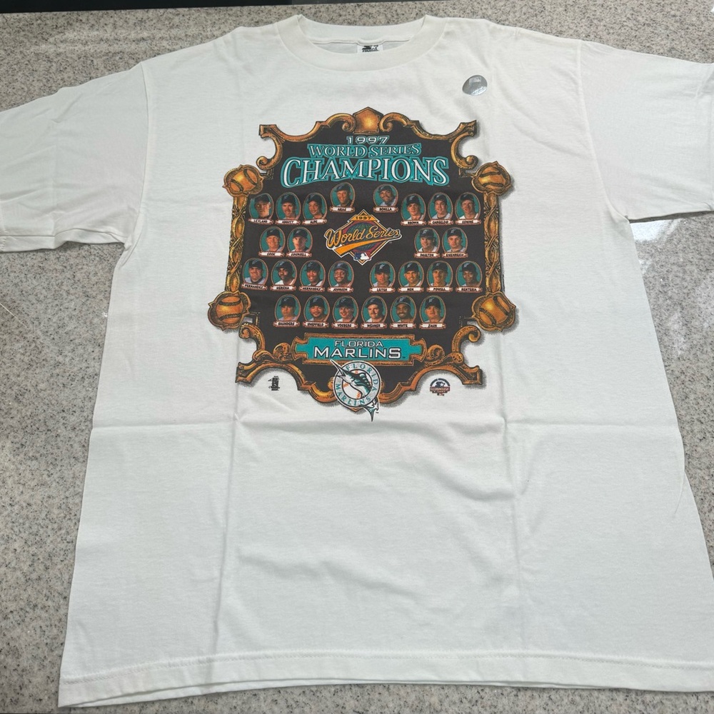 1997 MLB Marlins World Series Championship Team Tee Men’s L, New - Never Worn